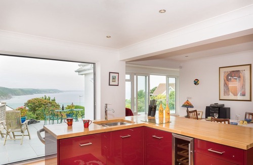 Looe House | Beautifully appointed home 5 mins to beach.