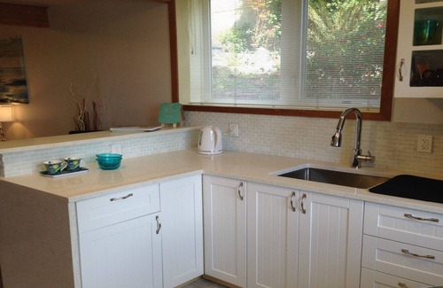 Saanich East House | Beautifully appointed suite is on a gorgeous, secluded, quiet Oceanfront street
