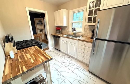 Hawthorne House | Beautifully charming 3-BR house in the convenient Highlands area of Louisville