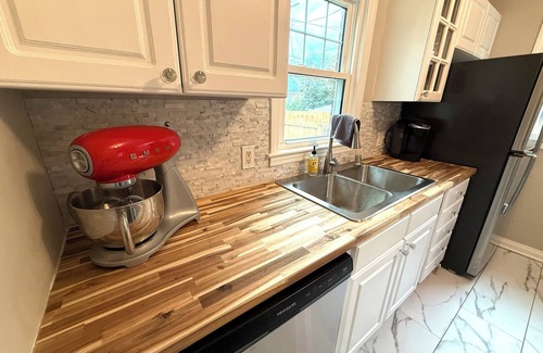 Hawthorne House | Beautifully charming 3-BR house in the convenient Highlands area of Louisville