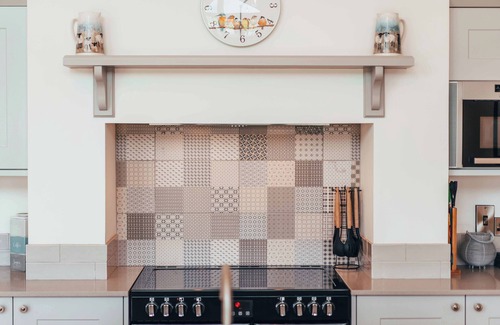 Montgomery House | Beautifully crafted countryside home sleeping 4. Pet friendly with a hot tub and BBQ.
