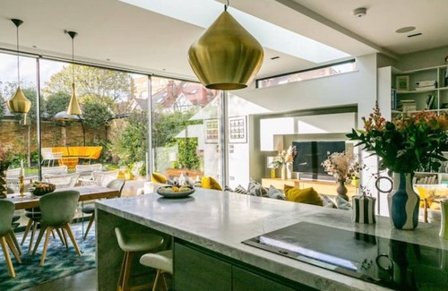 Chiswick House | Beautifully Curated 4 Bed Family Home w/Garden