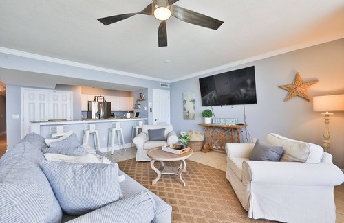 Panama City Beach Condo | ~Beautifully decorated 1BR 2BA @ EMERALD BEACH~