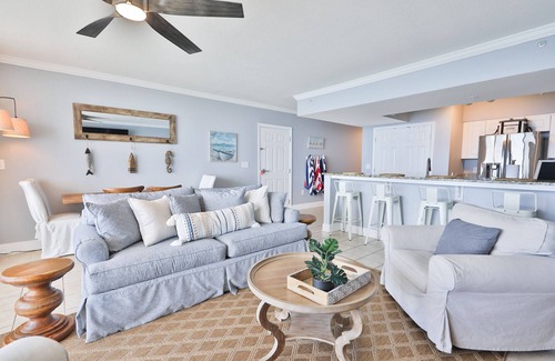 Panama City Beach Condo | ~Beautifully decorated 1BR 2BA @ EMERALD BEACH~