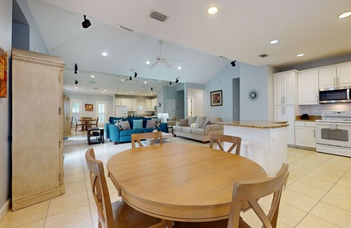 Emerald Waters Village House | Beautifully decorated home w/screened porch & shared pool - walk to beach
