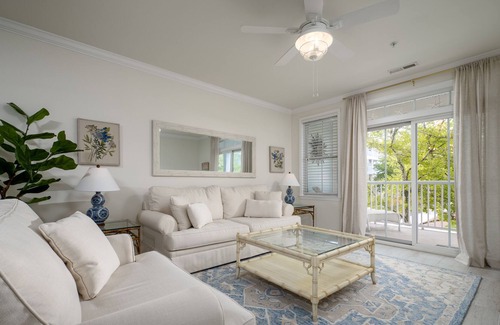 Sunset Island Condo | Beautifully decorated OC Condo, FREE Linens & Towels, Indoor/Outdoor Pools!