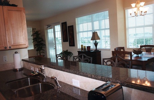 Stuart Apartment | Beautifully Decorated Condo, Close To Downtown Stuart