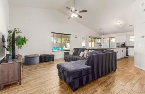 Avondale House | Beautifully Decorated HomeAvondalePrivatePool
