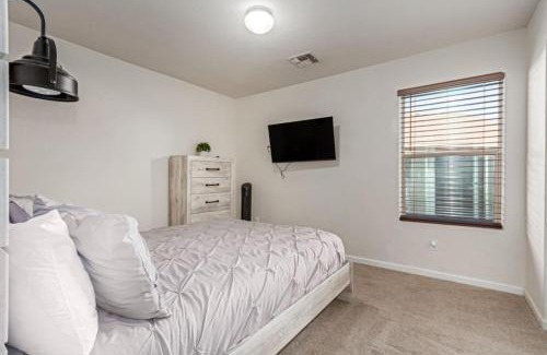 Avondale House | Beautifully Decorated HomeAvondalePrivatePool