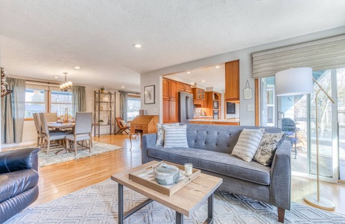 Monmouth House | Beautifully decorated Home w/ Hot Tub in Monmouth close to restaurants & shops