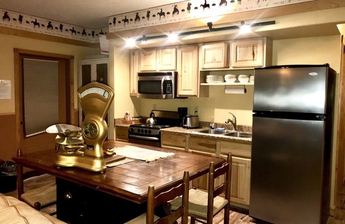 Gardiner Apartment | Beautifully designed 3 bedroom apartment next Yellowstone