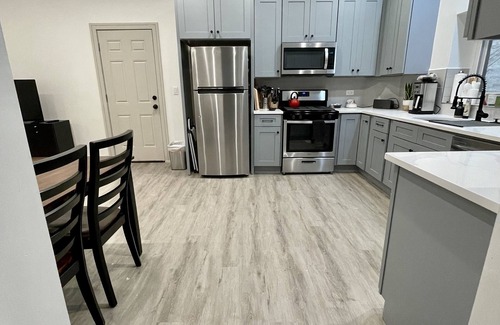 Bronzeville Apartment | Beautifully Furnished 2BD Apartment