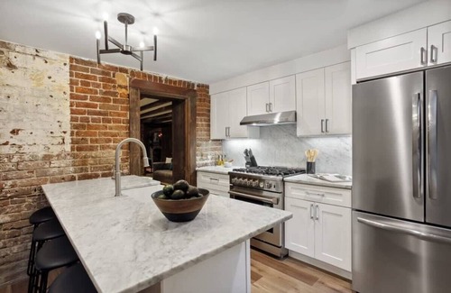 Historic District - North Condo | Beautifully Preserved 1800s Home | Downtown Savannah