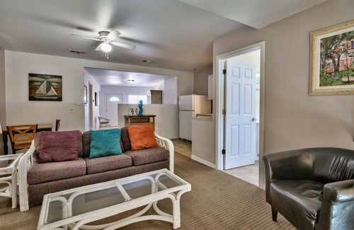 Fort Walton Beach House | Beautifully Renovated Townhouse on the Beach on the Gulf of Mexico.