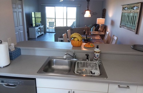 New Smyrna Beach Condo | Beautifully redecorated 2 bedroom condo in quiet section of town
