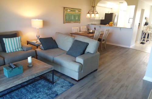 New Smyrna Beach Condo | Beautifully redecorated 2 bedroom condo in quiet section of town