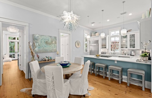 Watercolor House | Beautifully renovated and refined cottage with private pool