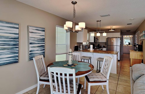 Navarre Beach Condo | Beautifully Redecorated Navarre Beach Condo - Just Steps Away from the Sand!