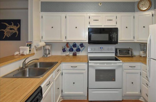 Garden City Condo | Beautifully relaxing condo on the ocean. Feet from the beach! Beachhouse 214
