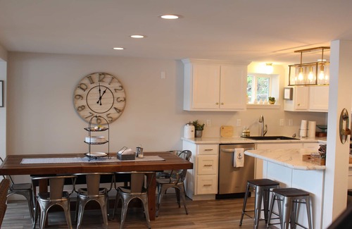 Gravois Mills House | Beautifully Remodeled Lake Front Home at 7MM- Sleeps 10
