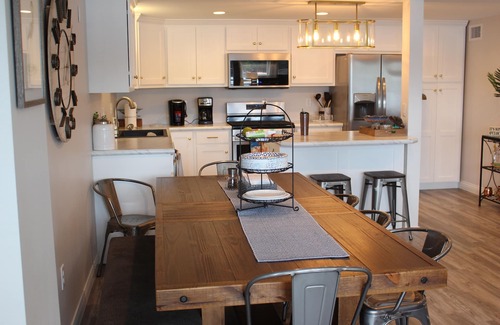 Gravois Mills House | Beautifully Remodeled Lake Front Home at 7MM- Sleeps 10