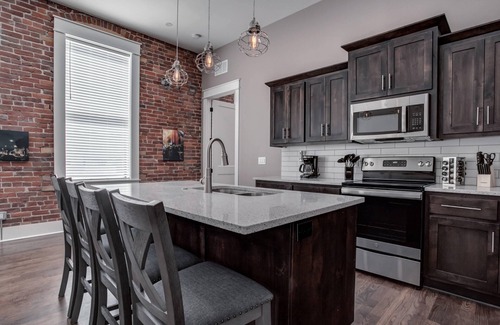 Smithville Apartment | Beautifully remodeled loft in the heart of Smithville, MO