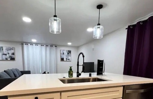 Eastside House | Beautifully remodeled 3 bed 2 bath fully fenced home