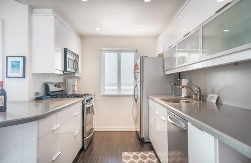 Townsite Condo | Beautifully Remodeled Oceanfront Condo!