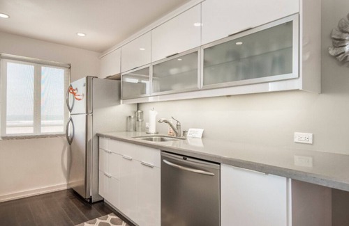 Townsite Condo | Beautifully Remodeled Oceanfront Condo!