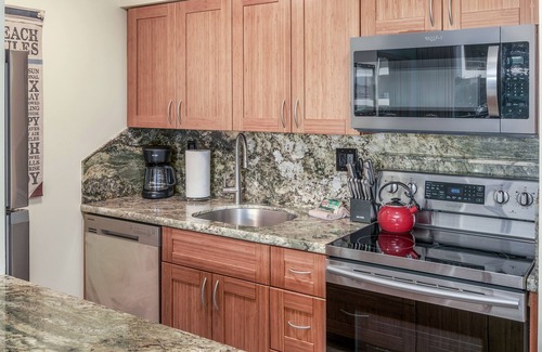 Kihei Condo | BEAUTIFULLY REMODELED WITH GREAT OCEAN VIEW!