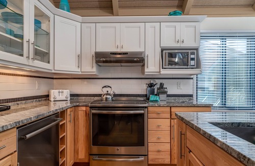 Sealoft Villas House | Beautifully renovated Sealoft Villa! Close to the Beach! Great Marsh Views! Amenity Cards!