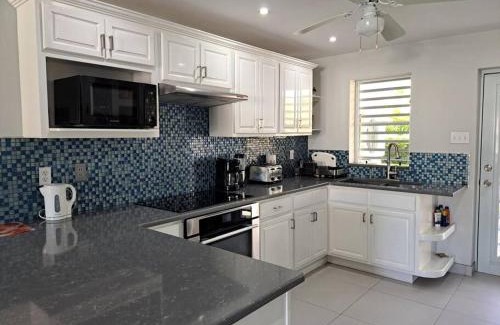 Jolly Harbour House | Beautifully renovated villa close to the beach
