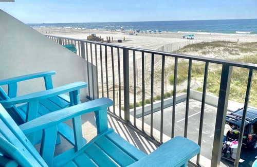 Gulf Shores Condo | Beautifully renovated beachfront condo & steps away from Hangout & more! IWE202