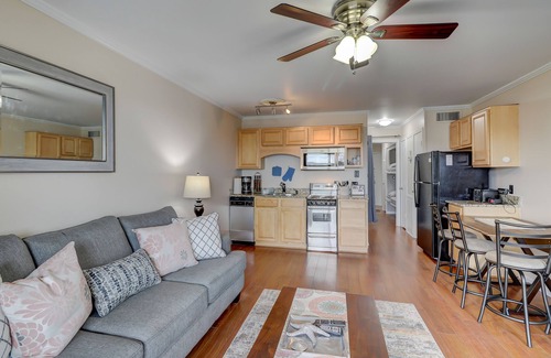 Folly Field Condo | Beautifully renovated 1 bedroom villa with shared pool- ocean views