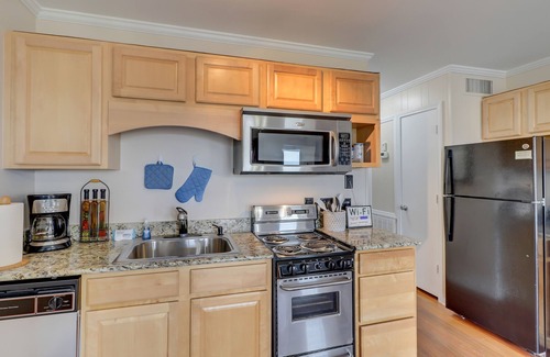 Folly Field Condo | Beautifully renovated 1 bedroom villa with shared pool- ocean views