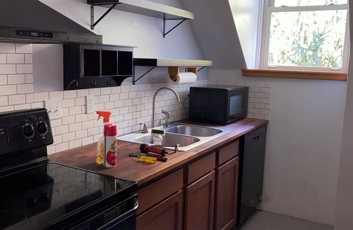 Clifton Heights Apartment | Beautifully Renovated & Fully Furnished 3 Bed Cincinnati Rental Near OTR & UC