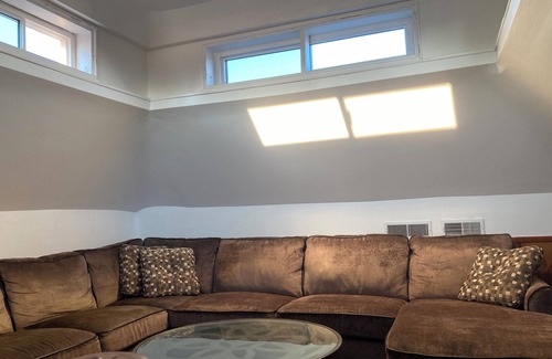 Clifton Heights Apartment | Beautifully Renovated & Fully Furnished 3 Bed Cincinnati Rental Near OTR & UC