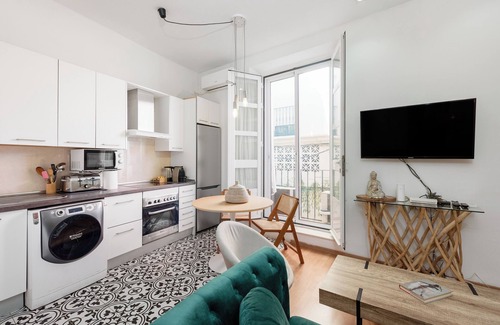 La Goleta Apartment | Beautifully Renovated 18th Cent. Historic Apartment In Malaga Centre