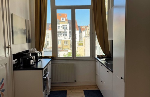 Jacht Apartment | Beautifully Renovated Spacious Apartment in a Historic Brussels Maison de Maitre