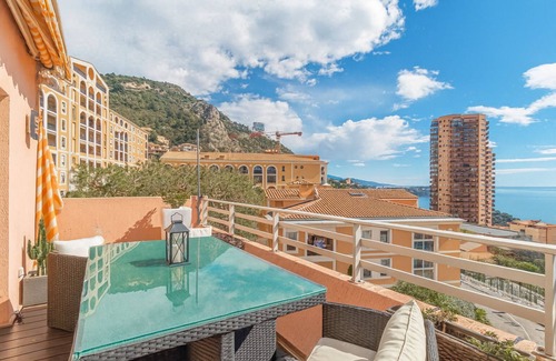 Beausoleil Condo | Beautifully renovated 1-bedroom apartment with a spectacular view of Monaco. Located in Beausoleil, it offers all modern comforts: terrace, fully equipped kitchen, air conditioning, and can accommodate up to 4 guests.