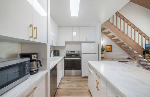 Kahuku Condo | BEAUTIFULLY RENOVATED IN 2025/MODERN ONE BEDROOM + LOFT AT TURTLE BAY