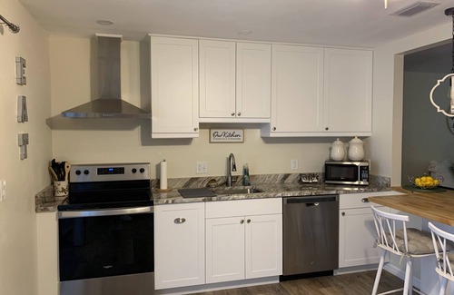 Venice House | Beautifully Renovated Pool Home only 1.9 miles to the BEACH!