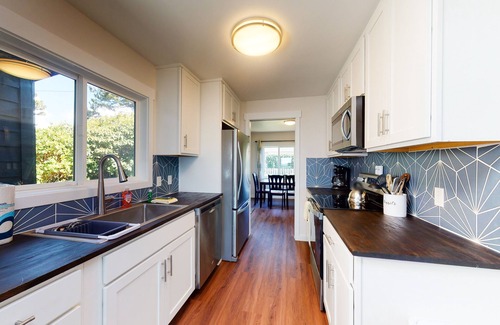 Waldport House | Beautifully renovated home across street from beach access - dogs welcome