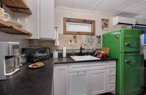 Canyon House | Beautifully renovated vintage train car near the Palo Duro Canyon and WTAMU