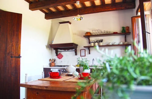 Montecassiano House | Beautifully restored farmhouse in Montecassiano countryside