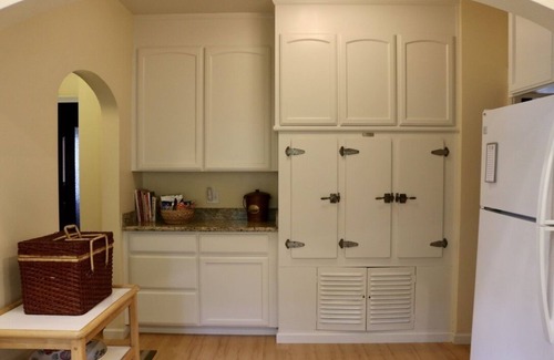 Lodi House | Beautifully restored 1922 craftsman bungalow in a prime Lodi wine tasting area