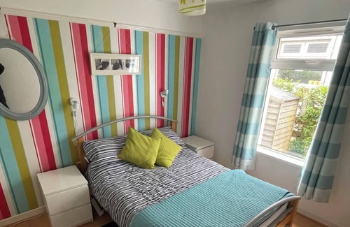 Bangor Cottage | Beautifully Restored 3 Bedroom Cottage. With Broadband near beach. Sleeps 4/5