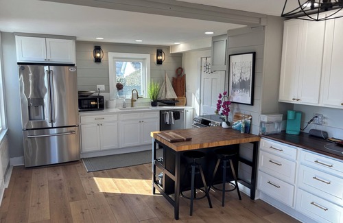 Mystic - New London House | Beautifully Restored 1890’s House in beautiful & picturesque downtown Mystic.