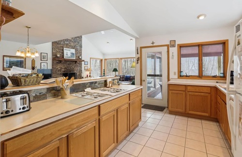Davis House | Beautifully Secluded Mountain Home