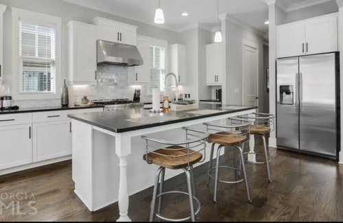 Westside House | Beautifully spacious 4 bed/ 4 bath house with game room in the heart of Atlanta!